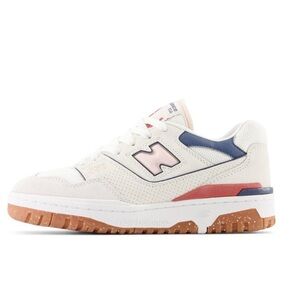 New Balance Women's 550 sneaker in the Sea Salt/Quartz Pink/Astro Dust size 6